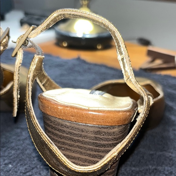 DKNY Gold Slingback Heels with Rounded Toe - Picture 5 of 14